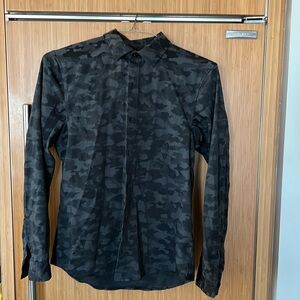 Mens Lululemon Medium Camo Button Down